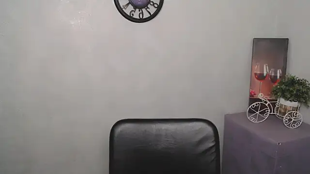 AliceFlirtt  online show from 8, 3, 2025