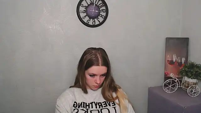 AliceFlirtt  online show from 8, 3, 2025