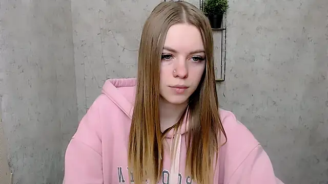 AliceFlirtt  online show from 17, 3, 2025