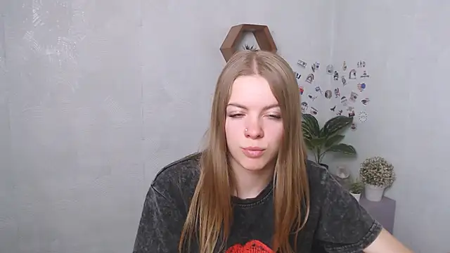 AliceFlirtt  online show from 10, 9, 2025