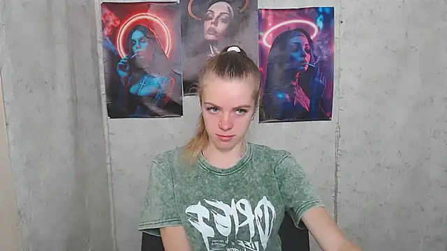 AliceFlirtt  online show from 12, 9, 2025