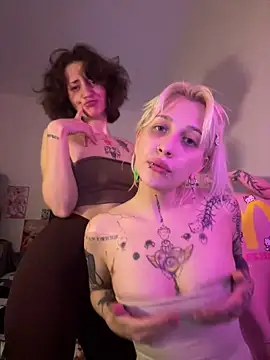 Dooubletroublee online show from 16, 5, 2026