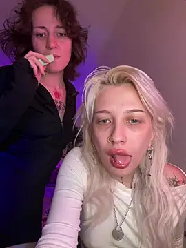 Dooubletroublee online show from 30, 5, 2026