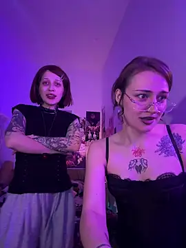 Dooubletroublee online show from 19, 6, 2026