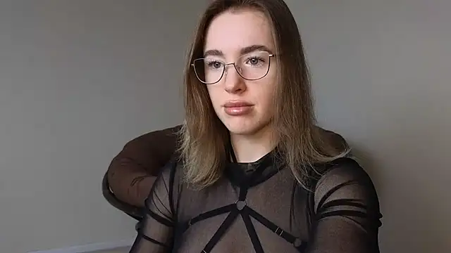 Snapshot of QueenTeeKay chatting on 5, 3, 2025 QueenTeeKay online show from 5, 3, 2025