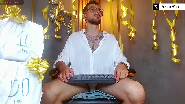 Snapshot of Mr_WhiteCock chatting on 3, 7, 2026 Mr WhiteCock online show from 3, 7, 2026