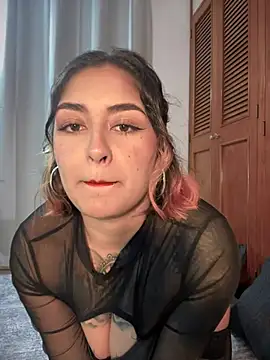 Snapshot of Rae_Lil_White chatting on 2, 1, 2025 Rae Lil White online show from 2, 1, 2025