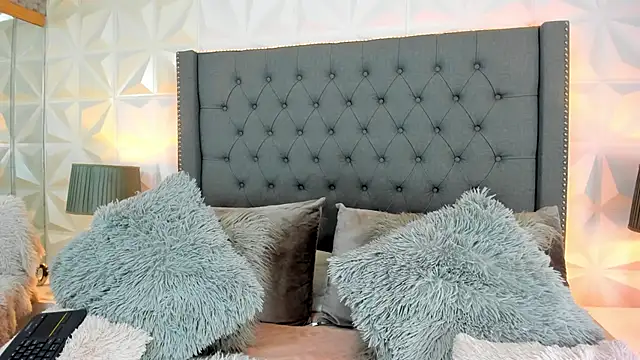 sarah salis  online show from 13, 1, 2025