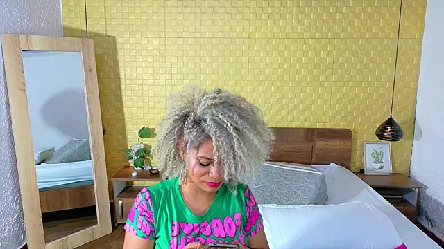 Squirter pussybomb online show from 3, 12, 2024