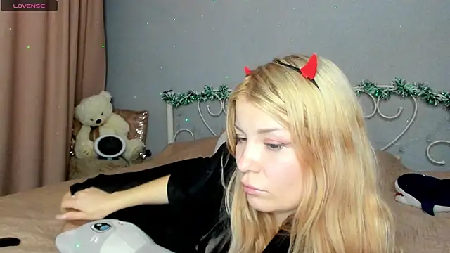 Leila purr18 online show from 14, 12, 2024