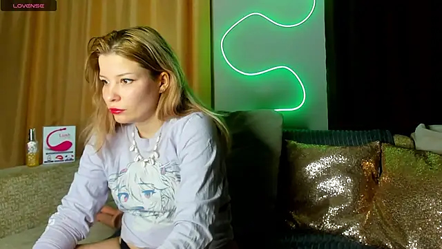 Leila purr18 online show from 7, 2, 2025