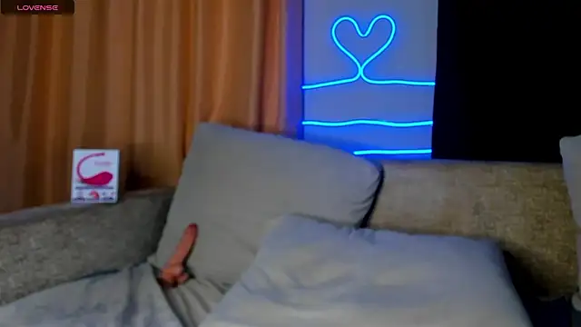 Leila purr18 online show from 12, 3, 2025