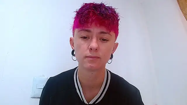 Snapshot of tomboyblue chatting on 17, 5, 2026 tomboyblue online show from 17, 5, 2026