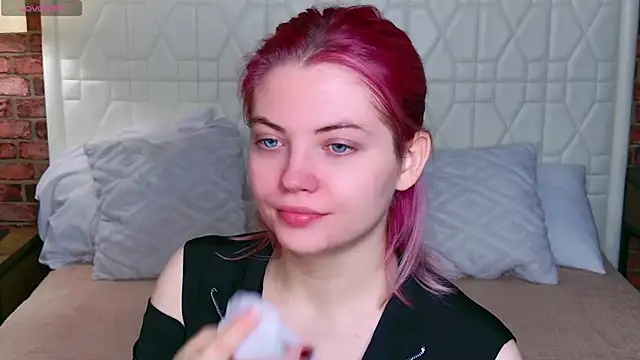 Lisa Adam online show from 7, 10, 2025