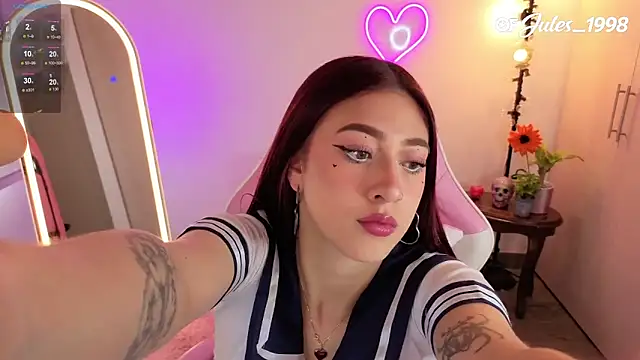 Snapshot of violet_ch chatting on 13, 5, 2026 violet ch online show from 13, 5, 2026