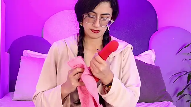 SophieGomez22 online show from 29, 4, 2026