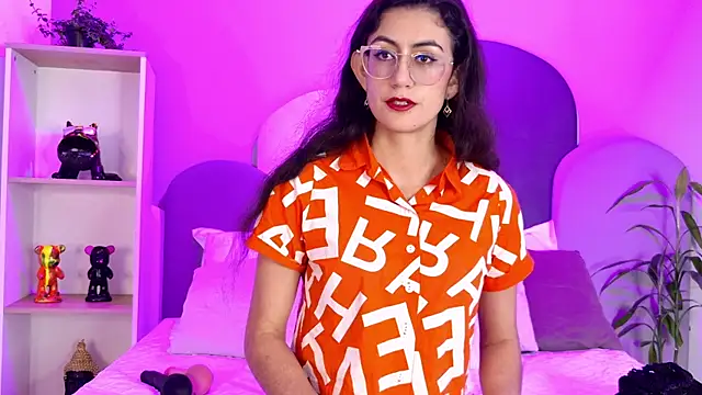 SophieGomez22 online show from 4, 5, 2026