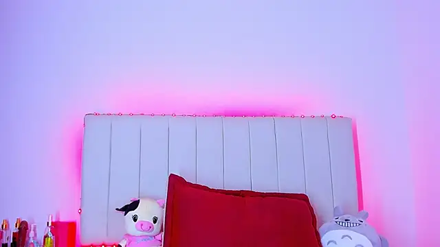 Snapshot of caro_lyne_ chatting on 5, 6, 2026 caro lyne online show from 5, 6, 2026