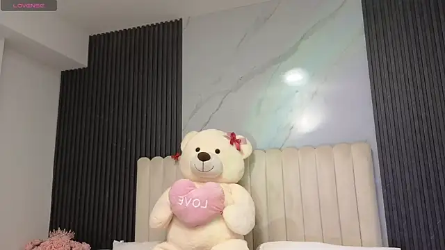 Madiee Rhea online show from 10, 7, 2026
