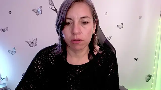 Lady breaks hearts online show from 4, 5, 2026