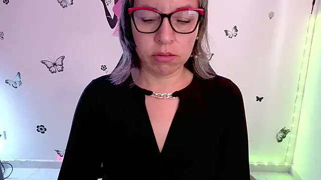Lady breaks hearts online show from 12, 5, 2026