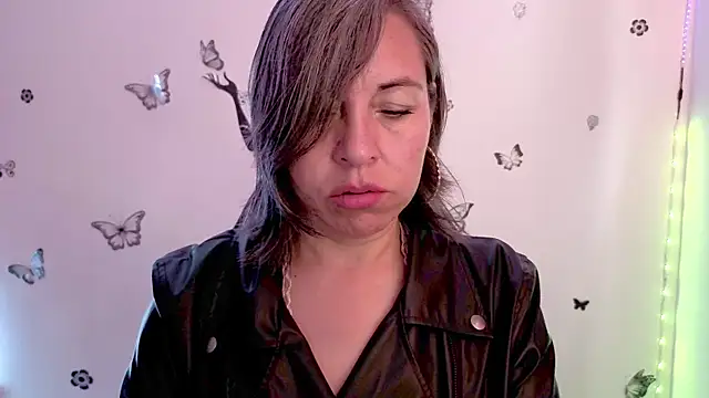 Lady breaks hearts online show from 14, 5, 2026