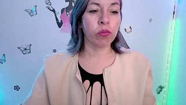Snapshot of Lady_breaks_hearts chatting on 2, 6, 2026 Lady breaks hearts online show from 2, 6, 2026