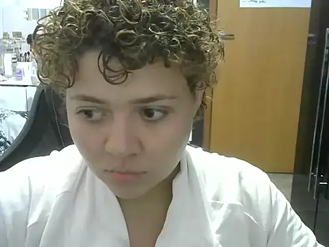 Snapshot of RuthBunny chatting on 8, 6, 2026 RuthBunny online show from 8, 6, 2026