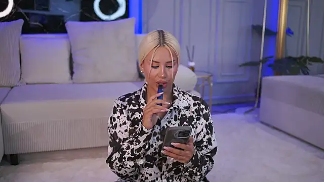 EvaZane online show from 27, 7, 2026