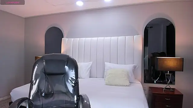 Snapshot of vanity_sex chatting on 9, 9, 2025 vanity sex online show from 9, 9, 2025