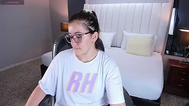 Snapshot of vanity_sex chatting on 11, 9, 2025 vanity sex online show from 11, 9, 2025