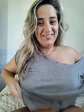 Snapshot of annamell chatting on 5, 3, 2026 annamell online show from 5, 3, 2026