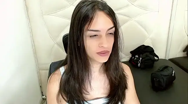 Dollbehavior  online show from 17, 12, 2024