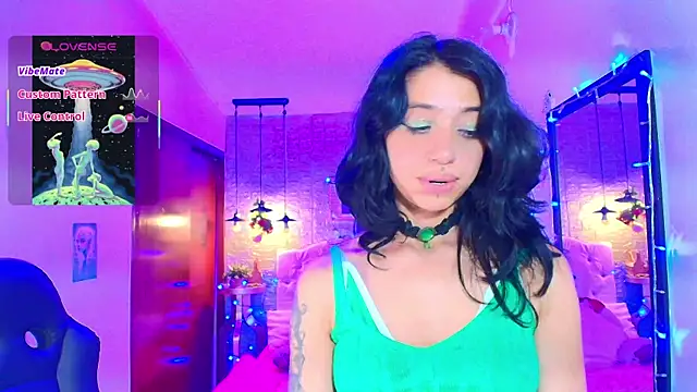 Snapshot of REDHOTTER_ chatting on 21, 1, 2025 REDHOTTER  online show from 21, 1, 2025