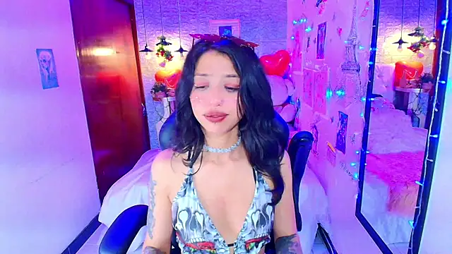 Snapshot of REDHOTTER_ chatting on 14, 2, 2025 REDHOTTER  online show from 14, 2, 2025