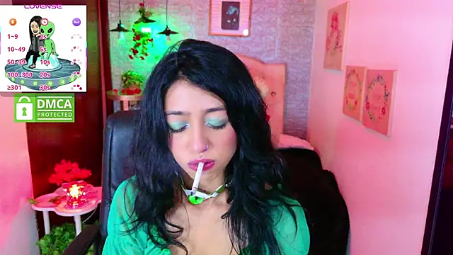 Snapshot of REDHOTTER_ chatting on 8, 9, 2025 REDHOTTER  online show from 8, 9, 2025
