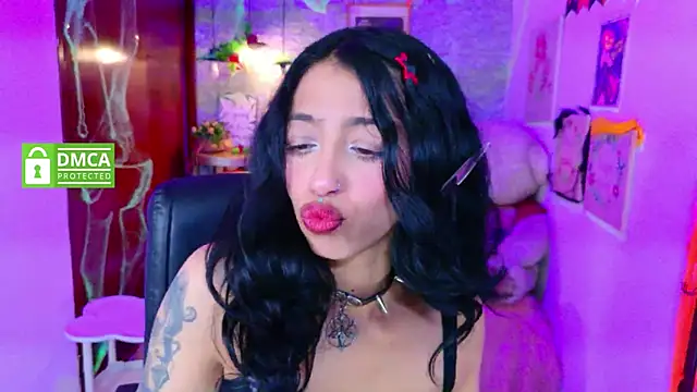 Snapshot of REDHOTTER_ chatting on 7, 10, 2025 REDHOTTER  online show from 7, 10, 2025