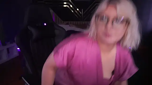 Snapshot of CoolTatis chatting on 2, 3, 2025 CoolTatis online show from 2, 3, 2025