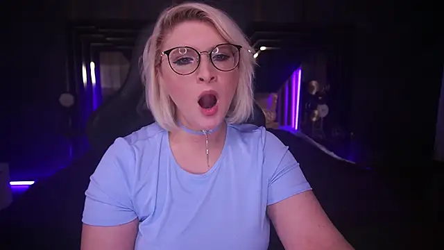 Snapshot of CoolTatis chatting on 12, 3, 2025 CoolTatis online show from 12, 3, 2025