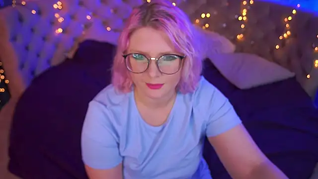 Snapshot of CoolTatis chatting on 5, 10, 2025 CoolTatis online show from 5, 10, 2025