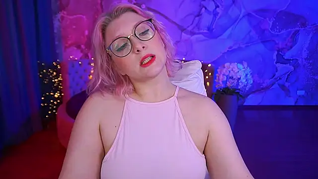 Snapshot of CoolTatis chatting on 6, 10, 2025 CoolTatis online show from 6, 10, 2025