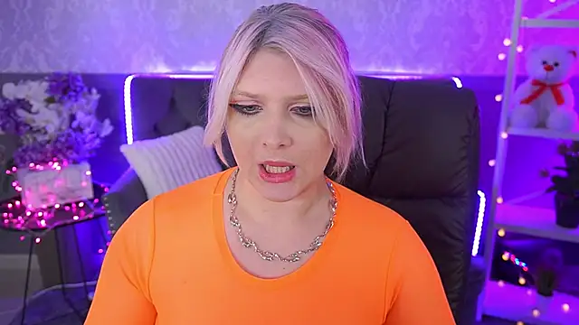 Snapshot of CoolTatis chatting on 3, 11, 2025 CoolTatis online show from 3, 11, 2025