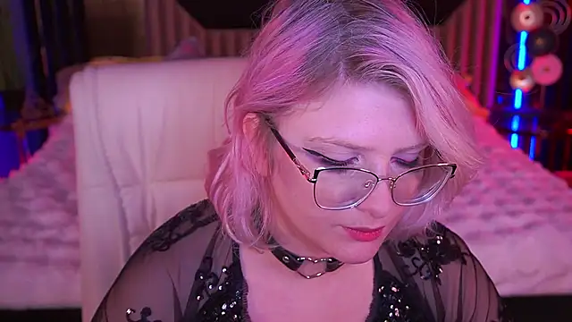 Snapshot of CoolTatis chatting on 18, 11, 2025 CoolTatis online show from 18, 11, 2025