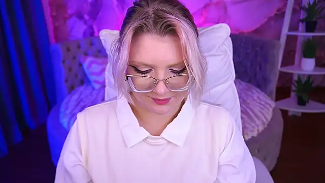 Snapshot of CoolTatis chatting on 30, 11, 2025 CoolTatis online show from 30, 11, 2025