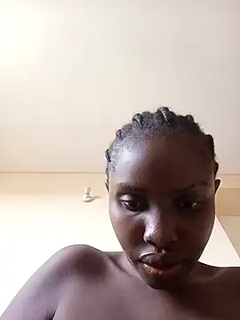Snapshot of zainabsmile chatting on 16, 7, 2026 zainabsmile online show from 16, 7, 2026
