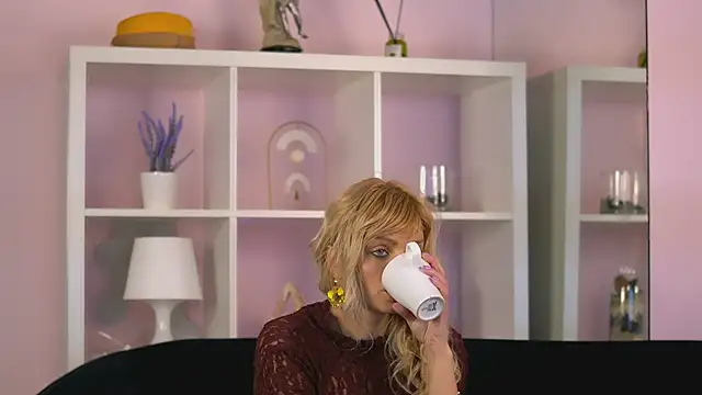 BritneyHudson online show from 10, 2, 2025