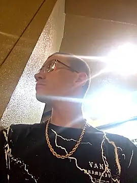 Snapshot of Hatchetwound6969 chatting on 21, 3, 2026 Hatchetwound6969 online show from 21, 3, 2026