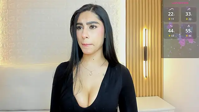 Snapshot of Emily_roux chatting on 14, 3, 2026 Emily roux online show from 14, 3, 2026