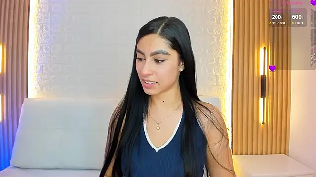 Snapshot of Emily_roux chatting on 20, 3, 2026 Emily roux online show from 20, 3, 2026