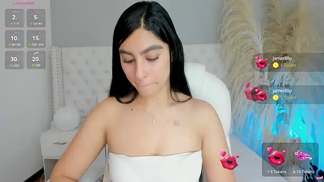 Snapshot of Emily_roux chatting on 25, 3, 2026 Emily roux online show from 25, 3, 2026